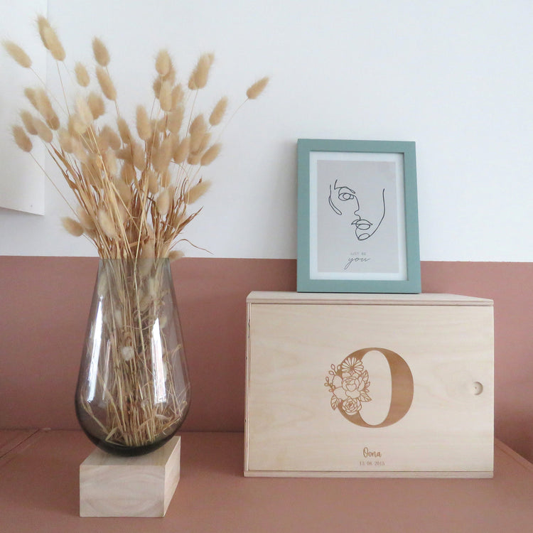 Houten memorybox bloemenletter