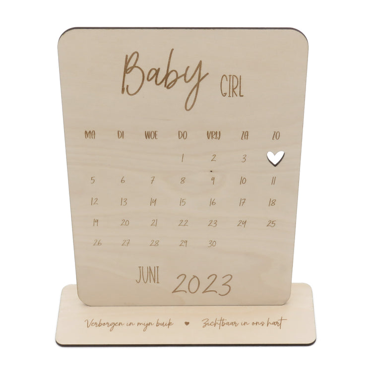 Houten aankondiging kalender baby girl 1